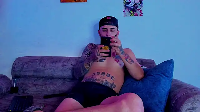 Snapshot of Drako_Lamar chatting on October 5, 8:24 pm Drako Lamar online show from October 5, 8:24 pm