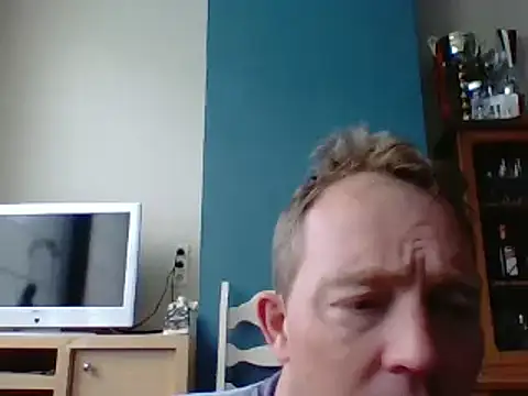 Snapshot of bertolini chatting on March 10, 7:55 am bertolini online show from March 10, 7:55 am