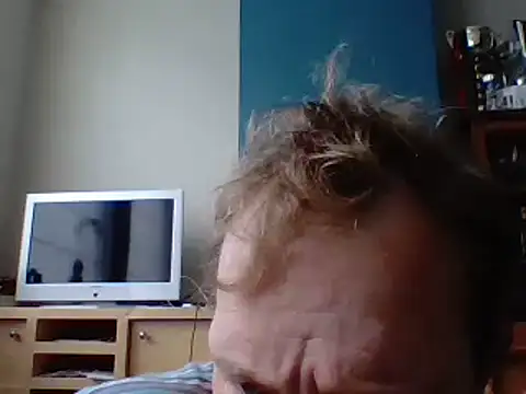 Snapshot of bertolini chatting on February 15, 8:11 am bertolini online show from February 15, 8:11 am