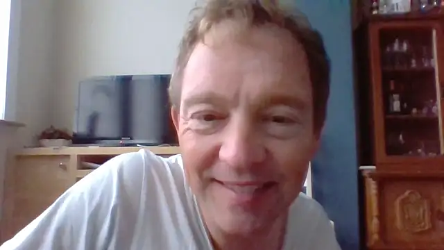 Snapshot of bertolini chatting on November 1, 7:56 am bertolini online show from November 1, 7:56 am