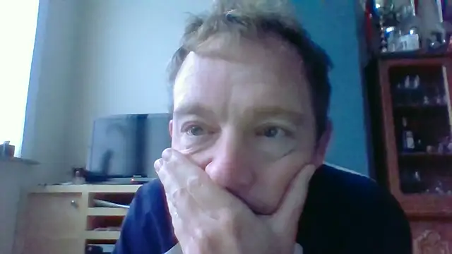 Snapshot of bertolini chatting on October 23, 6:50 am bertolini online show from October 23, 6:50 am