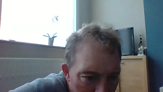 Snapshot of bertolini chatting on October 26, 1:35 pm bertolini online show from October 26, 1:35 pm