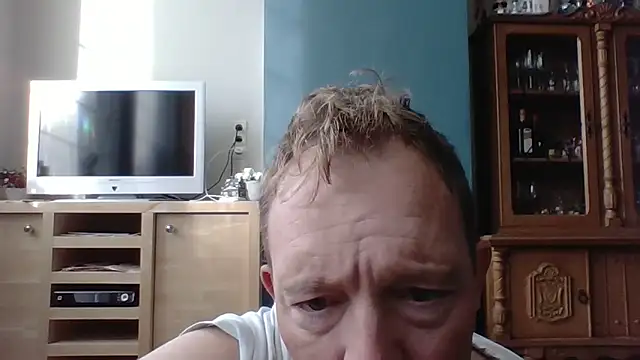 Snapshot of bertolini chatting on September 11, 6:56 am bertolini online show from September 11, 6:56 am