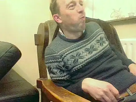 Snapshot of bertolini chatting on December 11, 6:05 pm bertolini online show from December 11, 6:05 pm