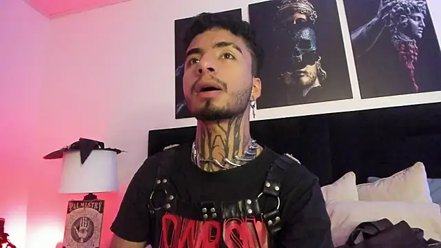 Snapshot of JuanCamiilo_66 chatting on October 22, 2:48 am JuanCamiilo 66 online show from October 22, 2:48 am