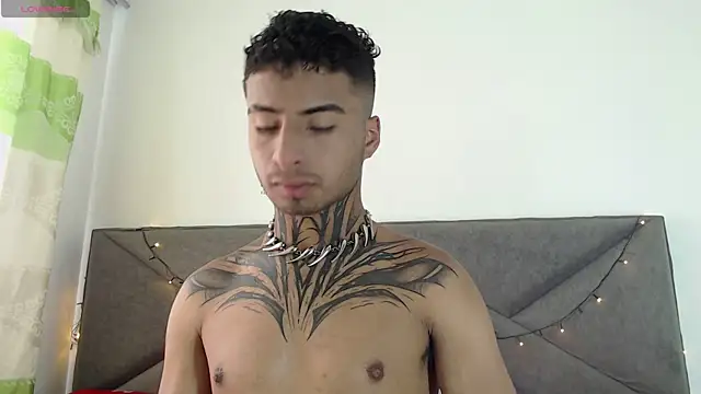 Snapshot of JuanCamiilo_66 chatting on March 16, 4:45 pm JuanCamiilo 66 online show from March 16, 4:45 pm