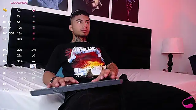 Snapshot of JuanCamiilo_66 chatting on March 18, 2:06 pm JuanCamiilo 66 online show from March 18, 2:06 pm