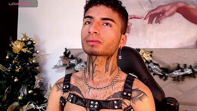 Snapshot of JuanCamiilo_66 chatting on December 23, 3:33 pm JuanCamiilo 66 online show from December 23, 3:33 pm