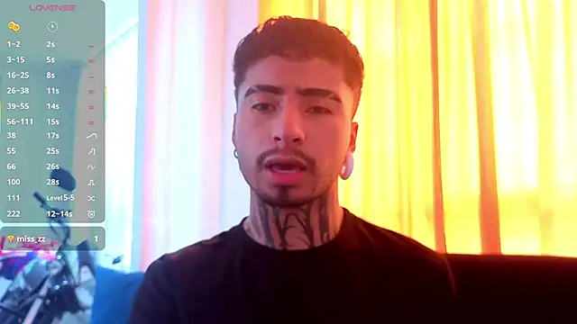 JuanCamiilo 66 online show from May 15, 8:17 pm