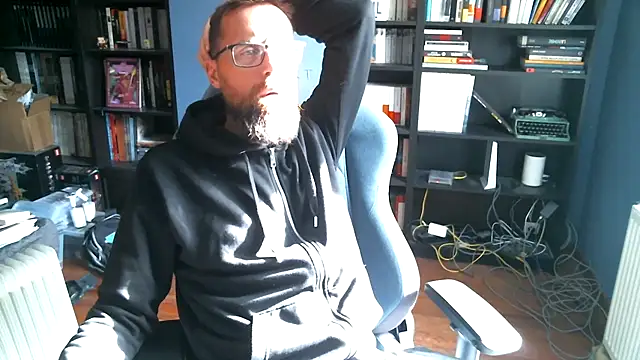 Snapshot of MeSteff chatting on October 5, 9:02 am MeSteff online show from October 5, 9:02 am