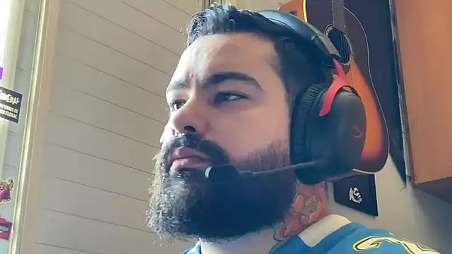 Dziignr online show from December 5, 1:40 pm