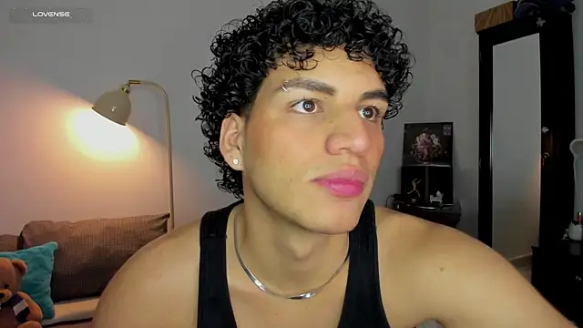 Snapshot of Curlblue chatting on October 12, 12:37 am Curlblue online show from October 12, 12:37 am