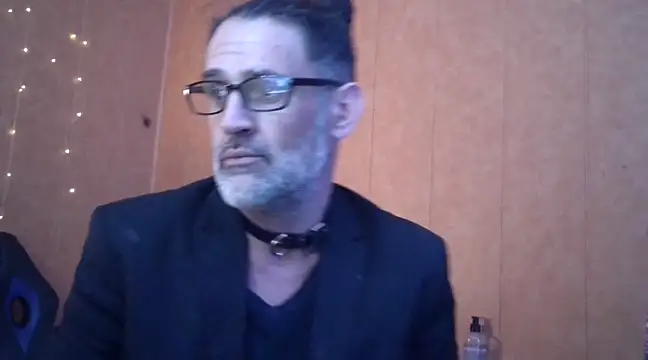Snapshot of Lia_Y_PatrickX chatting on March 15, 5:19 am Lia Y PatrickX online show from March 15, 5:19 am