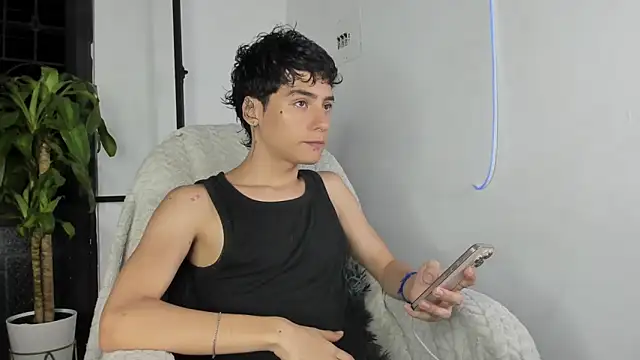 Snapshot of sebas_rose chatting on September 27, 11:13 pm sebas rose online show from September 27, 11:13 pm