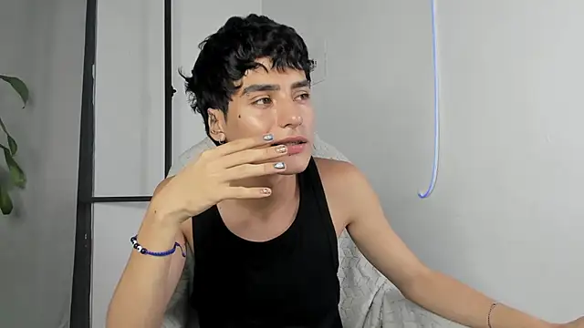 Snapshot of sebas_rose chatting on September 30, 12:06 am sebas rose online show from September 30, 12:06 am