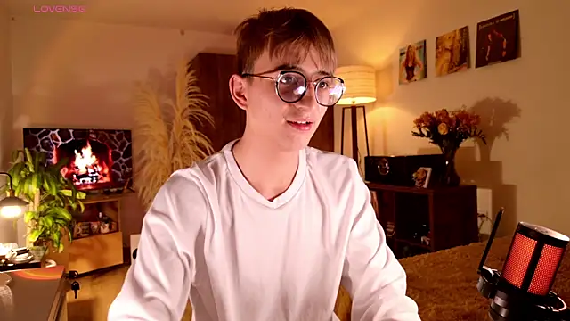 Snapshot of Mr_evan1 chatting on September 17, 4:41 pm Mr evan1 online show from September 17, 4:41 pm