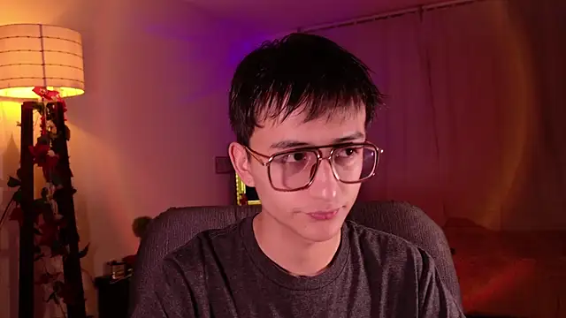 Snapshot of Mr_evan1 chatting on January 7, 12:37 pm Mr evan1 online show from January 7, 12:37 pm