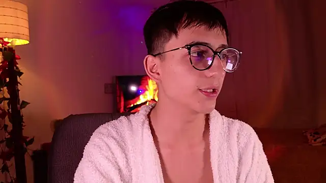 Snapshot of Mr_evan1 chatting on December 23, 12:19 pm Mr evan1 online show from December 23, 12:19 pm