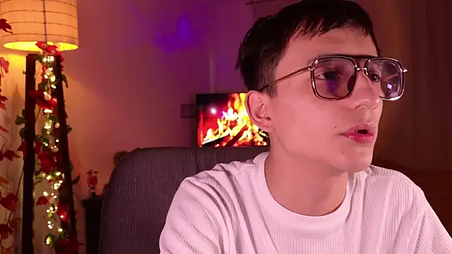 Snapshot of Mr_evan1 chatting on January 3, 2:08 pm Mr evan1 online show from January 3, 2:08 pm