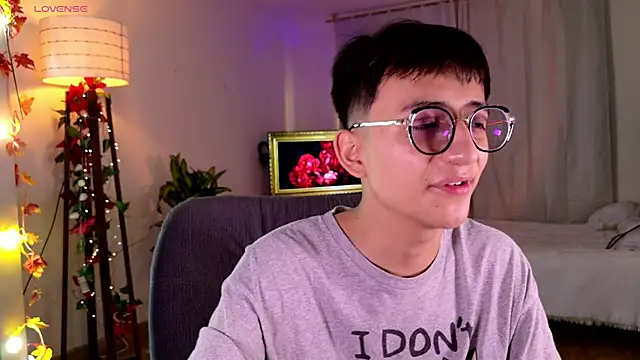 Snapshot of Mr_evan1 chatting on February 28, 1:58 pm Mr evan1 online show from February 28, 1:58 pm
