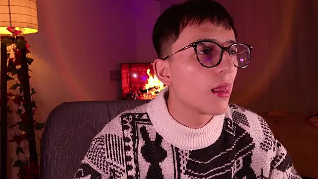 Snapshot of Mr_evan1 chatting on December 17, 12:43 pm Mr evan1 online show from December 17, 12:43 pm
