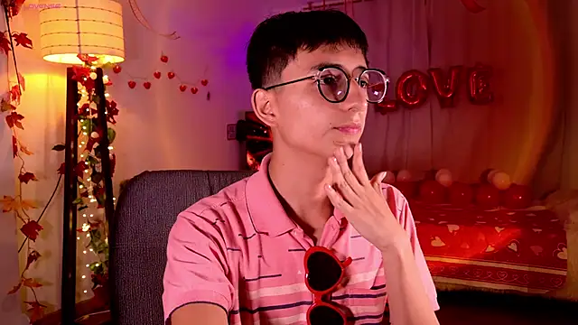 Snapshot of Mr_evan1 chatting on February 5, 1:00 pm Mr evan1 online show from February 5, 1:00 pm