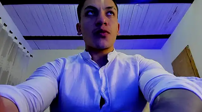 Snapshot of aquiles_51 chatting on March 5, 11:06 pm aquiles 51 online show from March 5, 11:06 pm