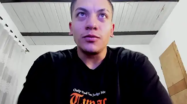 Snapshot of aquiles_51 chatting on December 29, 11:50 pm aquiles 51 online show from December 29, 11:50 pm