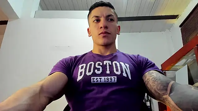 Snapshot of aquiles_51 chatting on November 1, 7:51 pm aquiles 51 online show from November 1, 7:51 pm