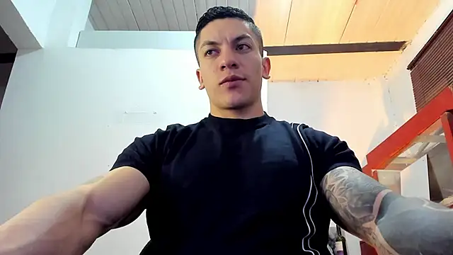 Snapshot of aquiles_51 chatting on October 18, 8:47 pm aquiles 51 online show from October 18, 8:47 pm