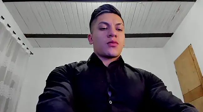 Snapshot of aquiles_51 chatting on January 17, 11:44 pm aquiles 51 online show from January 17, 11:44 pm