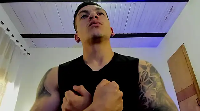 Snapshot of aquiles_51 chatting on March 8, 10:45 pm aquiles 51 online show from March 8, 10:45 pm