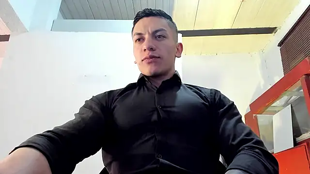 Snapshot of aquiles_51 chatting on October 20, 8:35 pm aquiles 51 online show from October 20, 8:35 pm