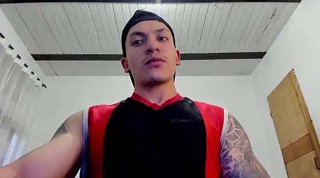 Snapshot of aquiles_51 chatting on March 11, 10:53 pm aquiles 51 online show from March 11, 10:53 pm