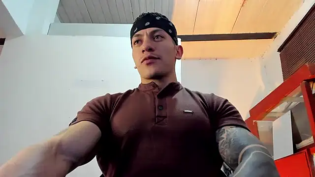 Snapshot of aquiles_51 chatting on October 25, 7:26 pm aquiles 51 online show from October 25, 7:26 pm