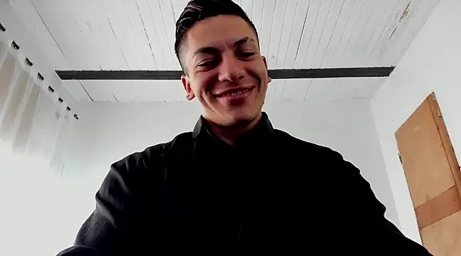Snapshot of aquiles_51 chatting on February 26, 8:42 pm aquiles 51 online show from February 26, 8:42 pm