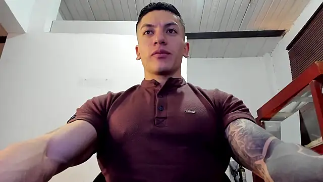 Snapshot of aquiles_51 chatting on October 30, 7:37 pm aquiles 51 online show from October 30, 7:37 pm