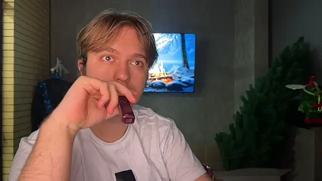 kiopiggy online show from December 21, 7:33 pm