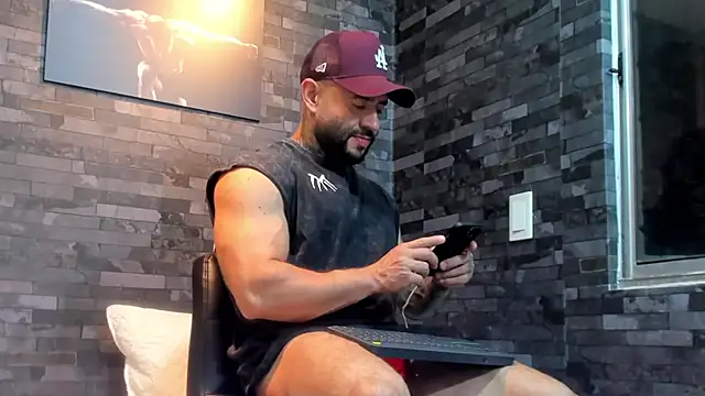 BruceDallas online show from February 28, 2:54 am