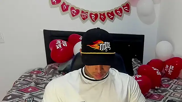 Snapshot of Stiven_collins chatting on February 16, 5:48 am Stiven collins online show from February 16, 5:48 am