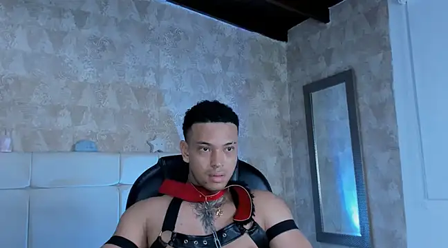 Snapshot of Stiven_collins chatting on December 20, 1:54 pm Stiven collins online show from December 20, 1:54 pm