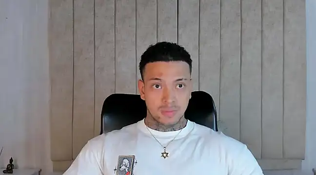 Snapshot of Stiven_collins chatting on December 25, 3:08 am Stiven collins online show from December 25, 3:08 am