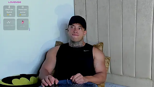 Stiven collins online show from May 19, 5:02 am