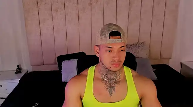 Snapshot of Stiven_collins chatting on December 7, 3:47 am Stiven collins online show from December 7, 3:47 am