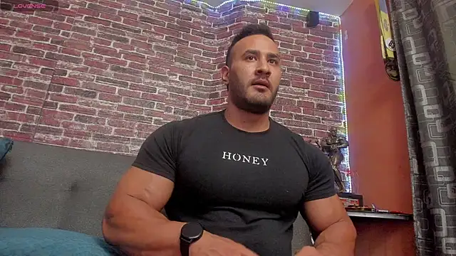Snapshot of curt_xxx chatting on March 13, 5:22 am curt xxx online show from March 13, 5:22 am