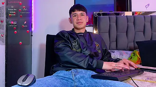 Snapshot of Mr_daren_ chatting on September 9, 4:39 pm Mr daren online show from September 9, 4:39 pm
