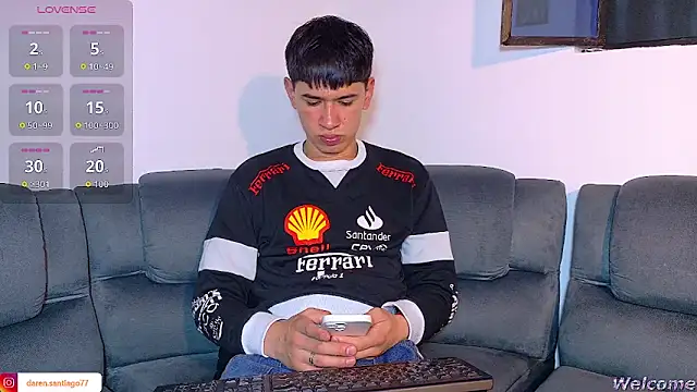 Mr daren  online show from April 28, 6:45 pm