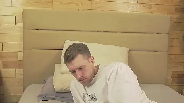 EthanPinkman online show from October 18, 4:28 am