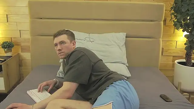 EthanPinkman online show from March 22, 8:30 am