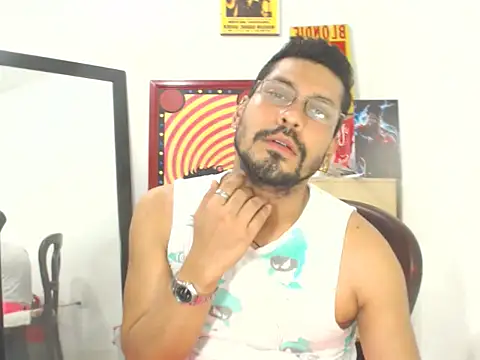 MikeRiverx online show from April 3, 11:45 pm